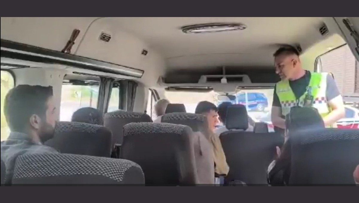 Hakkari'de yolcu kılığında seyahat eden jandarma sürücüyü af etmedi