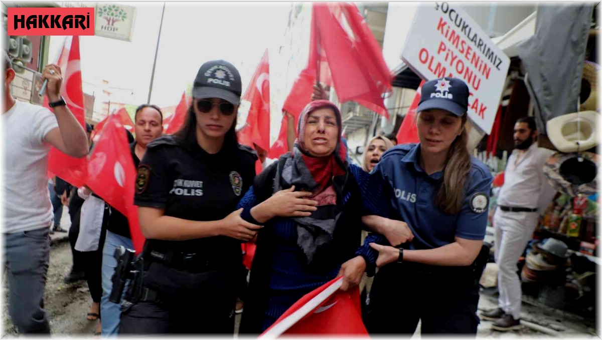 Hakkari'deki annelerin evlat nöbeti 30. haftada