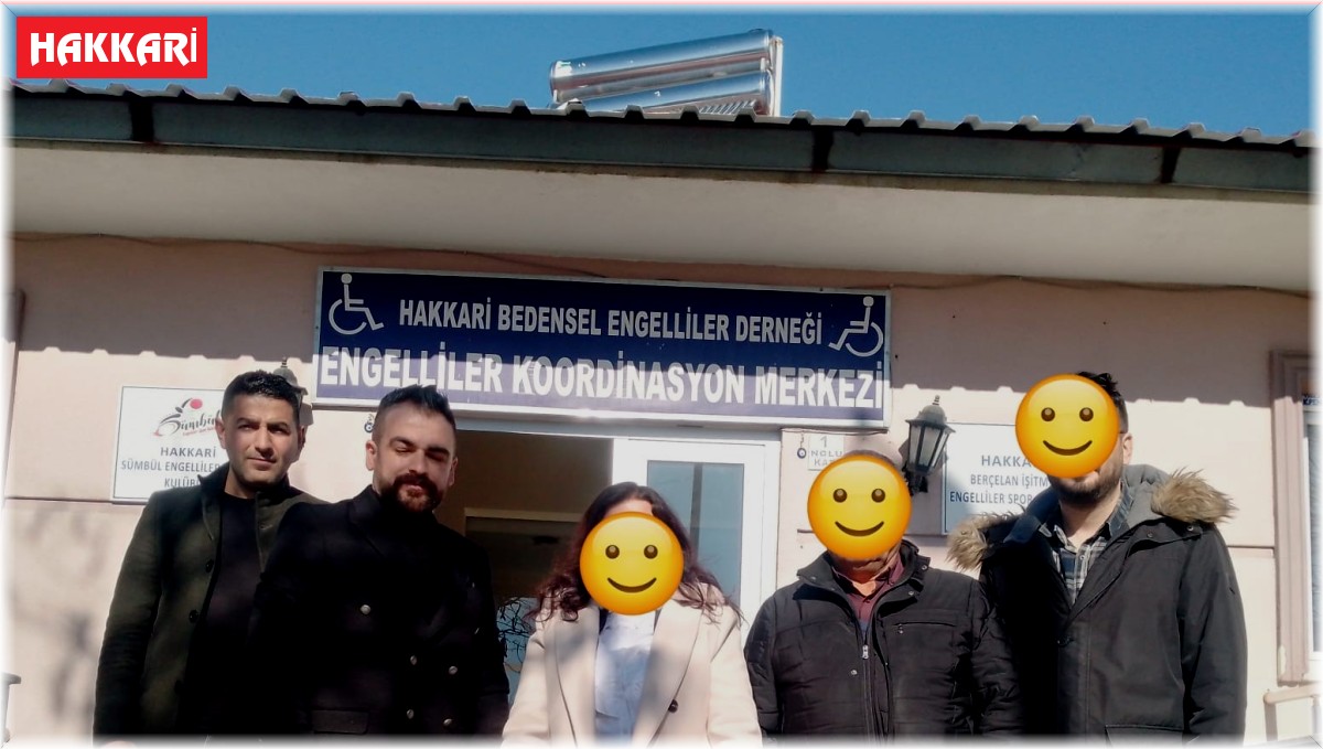 Hakkari'deki engellilere sandalye desteği