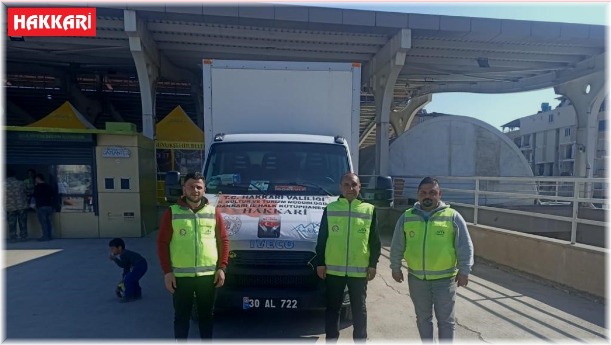 Hakkari'deki gezici kütüphane deprem bölgesinde