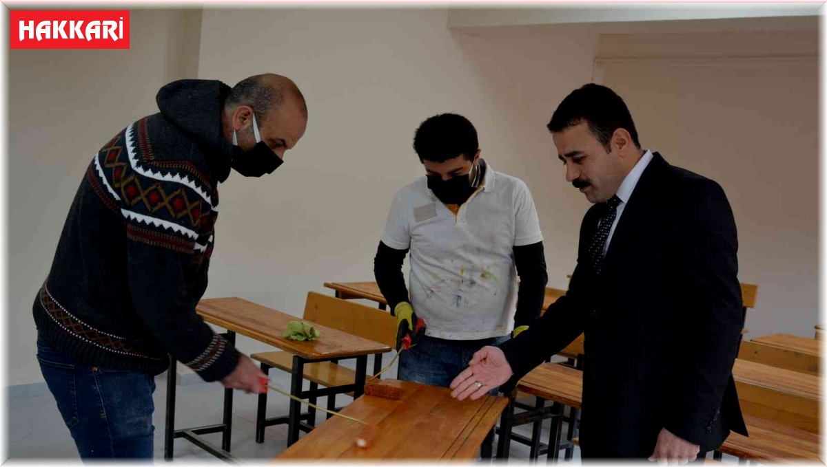 Hakkari'deki okullar usta öğreticilerle güzelleşiyor