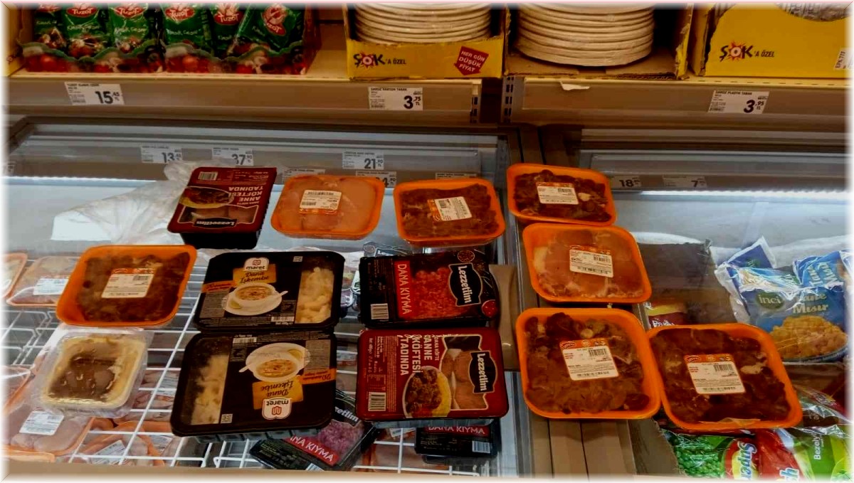 Hakkari'deki zincir marketler denetlendi