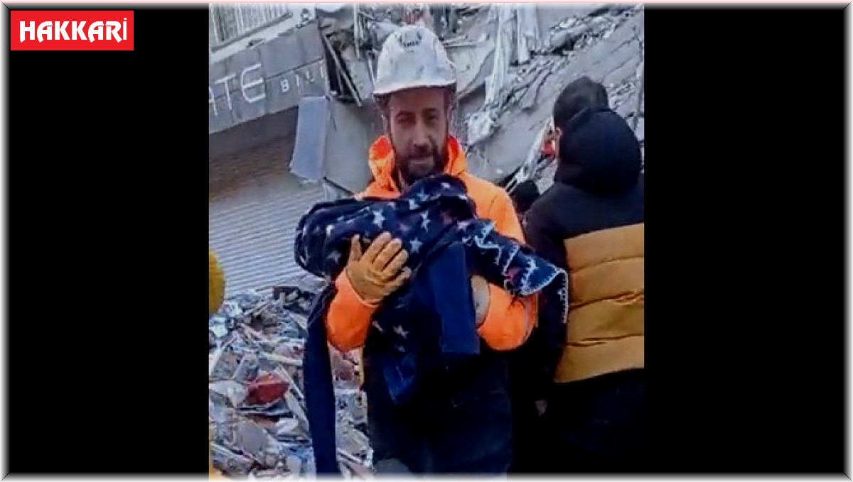 Hakkari'den giden ekipler biri bebek 9 kişiyi sağ kurtardı