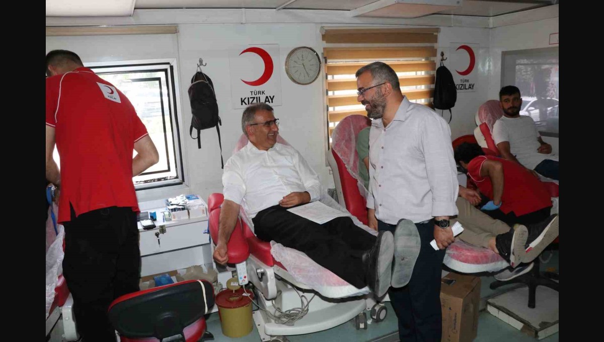 Hakkâri eğitim camiası, kan bağışı ile umut oldu