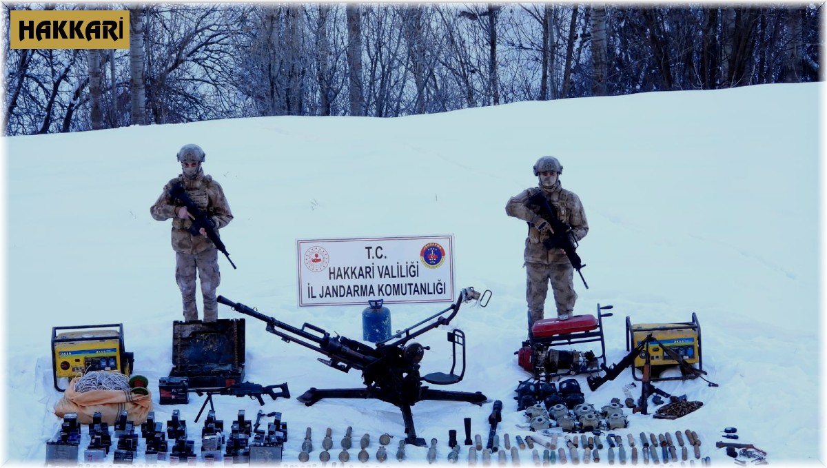 Hakkari kırsalında silah ve mühimmat ele geçirildi