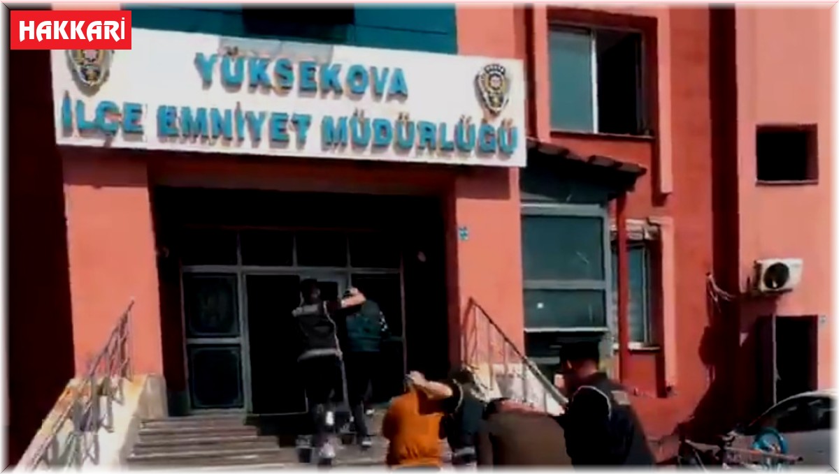 Hakkari merkezli 5 ilde göçmen kaçakçılarına operasyon: 29 gözaltı