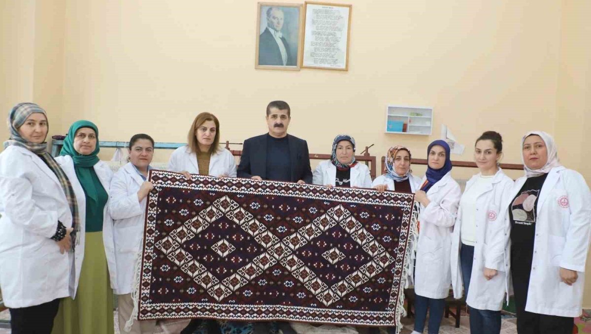 Hakkari'nin kilimleri, kültürel hafızayı günümüze taşıyor
