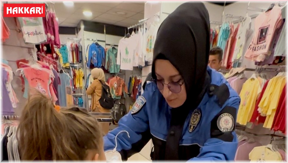 Hakkari polisi ihtiyaç sahibi çocukları giydirdi