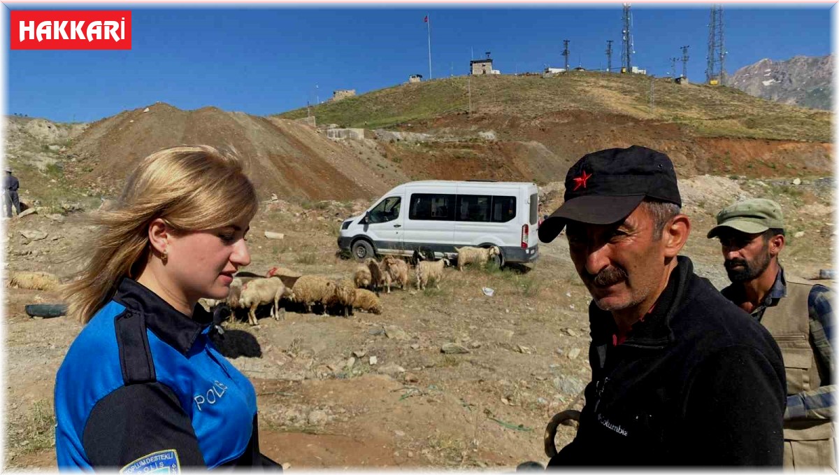 Hakkari polisi sahte para konusunda bilgilendirme yaptı