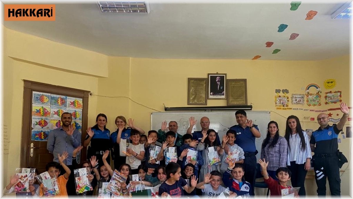 Hakkari polisi Yeşilay mesleğini tanıttı