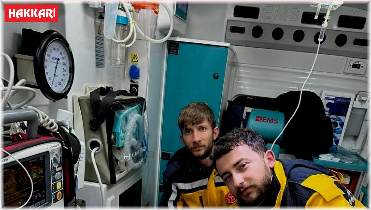 Hakkari UMKE ekibi kurtarmaya devam ediyor