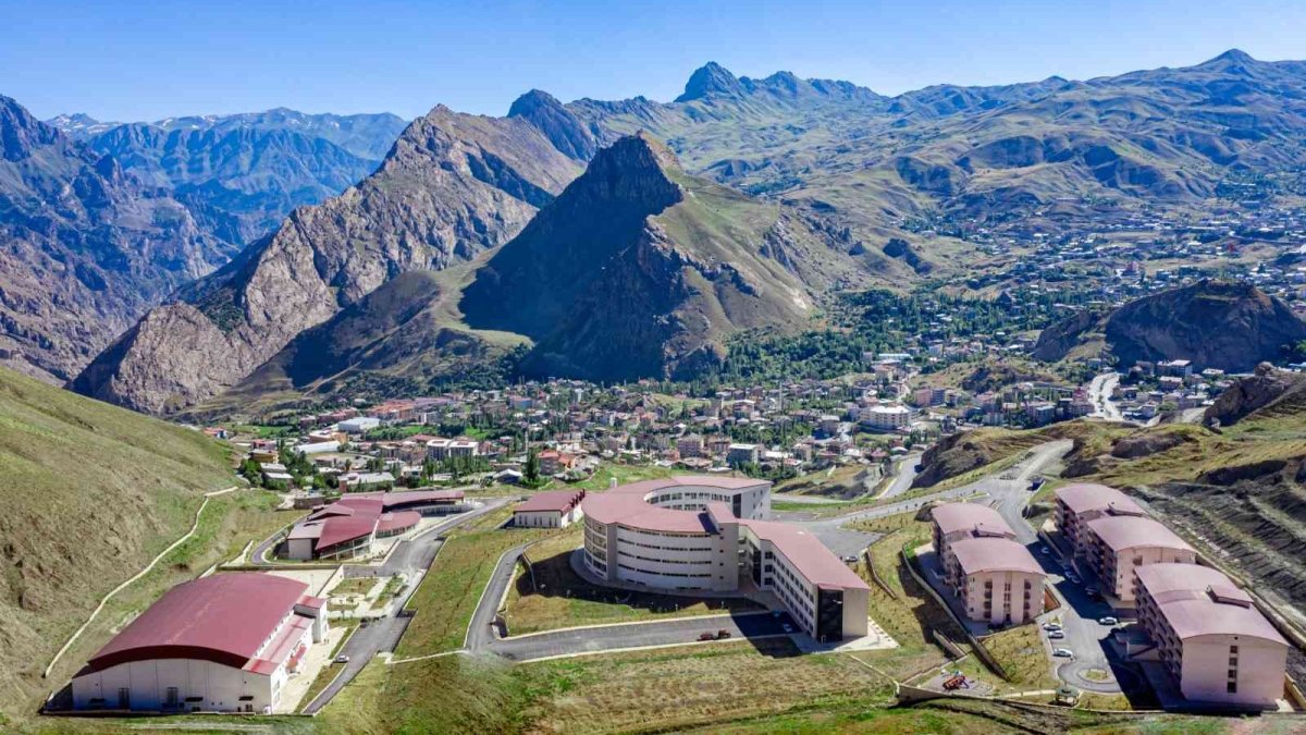 Hakkari Üniversitesi 7 bölümde ilk defa öğrenci alacak