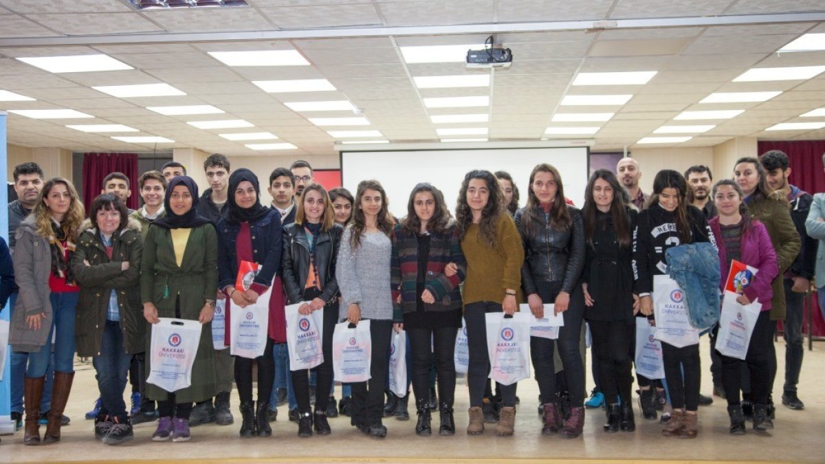 Hakkari Üniversitesinden öğrencilere tercih desteği