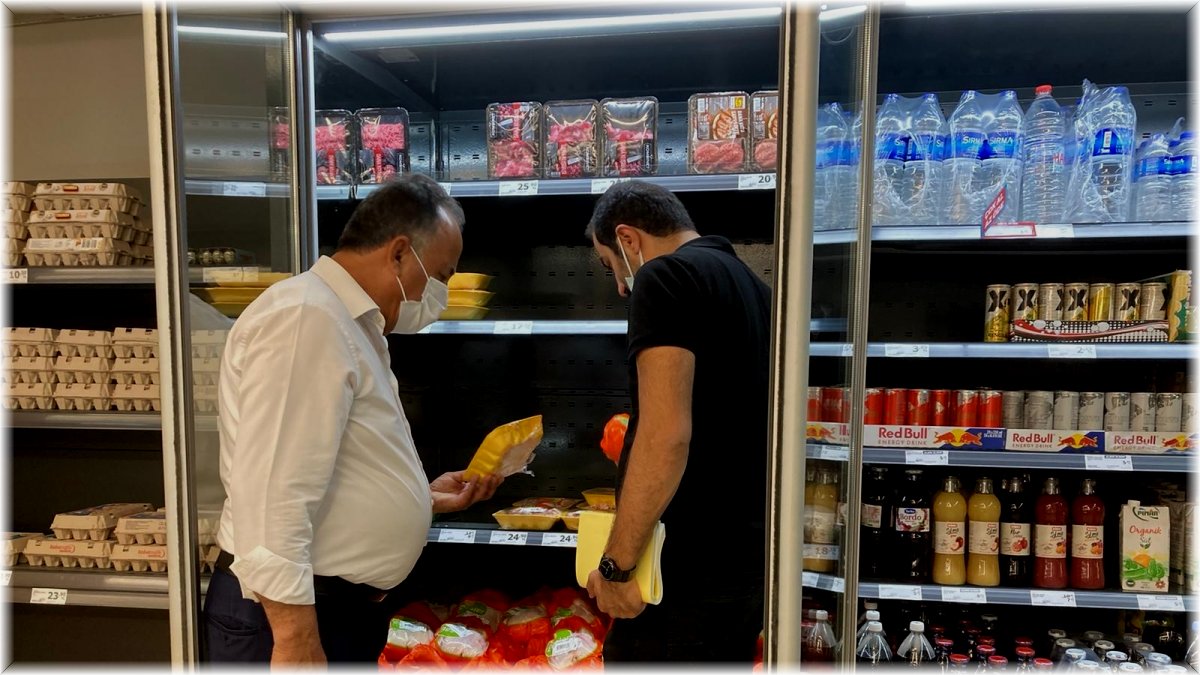 Hakkari zabıtasından marketlere denetleme