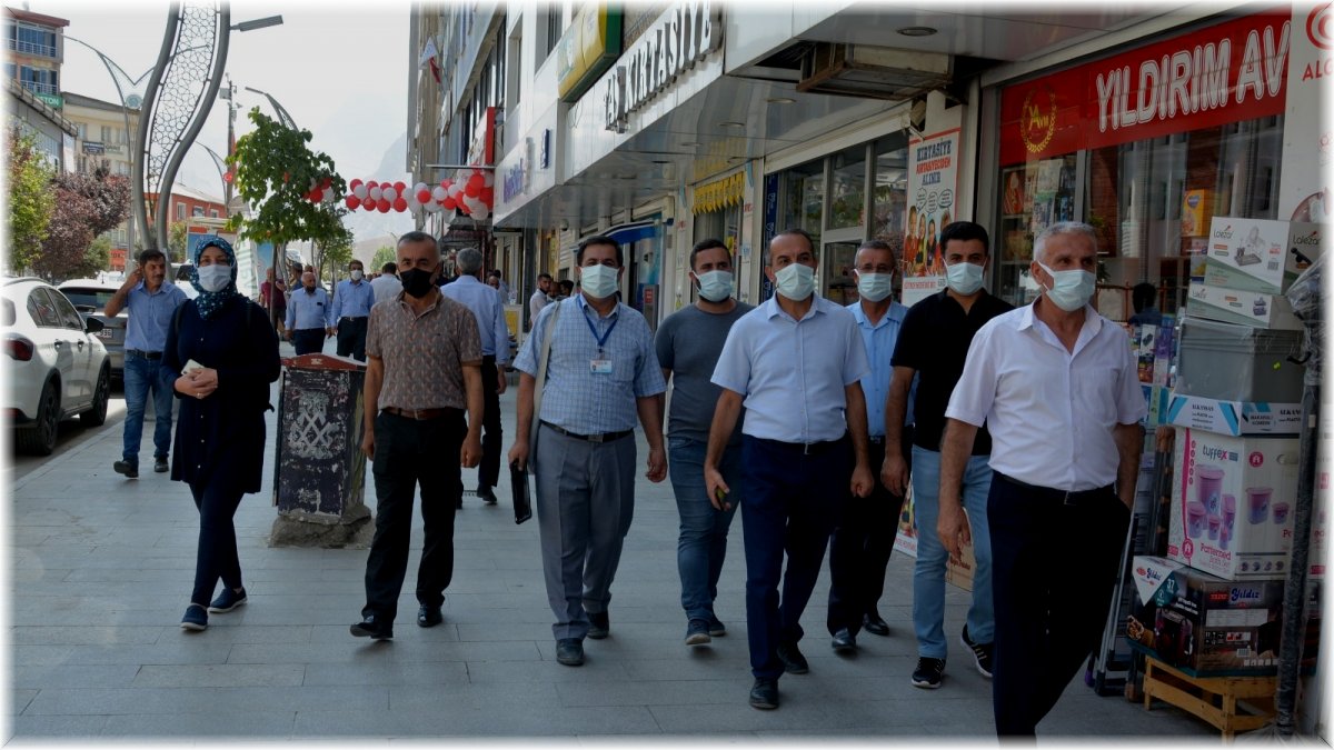 Hakkari’de esnafa aşı çağrısı