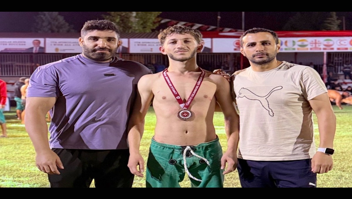 Hakkârili Bedirhan Durğun Türkiye üçüncüsü oldu