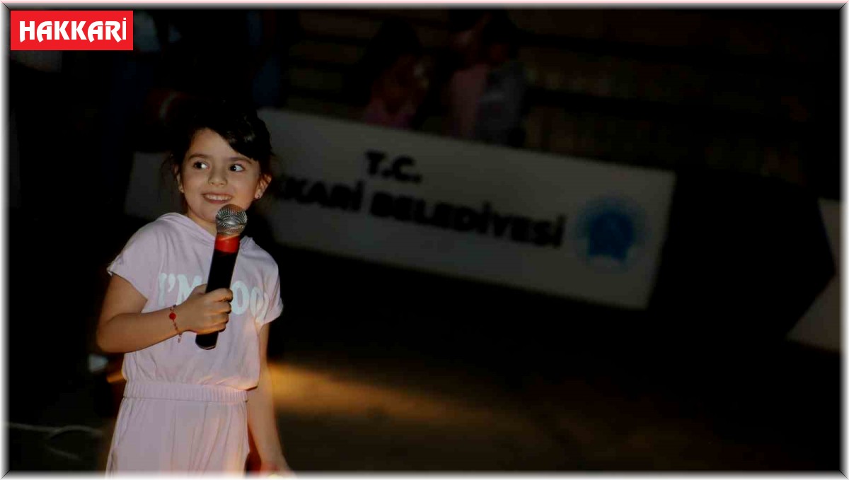 Hakkarili çocuklar karaoke sahnesinde hünerlerini sergiledi