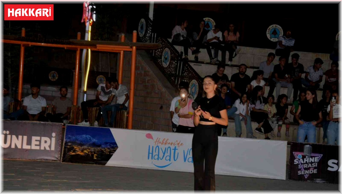 Hakkarili çocukların sahne performansı mest etti