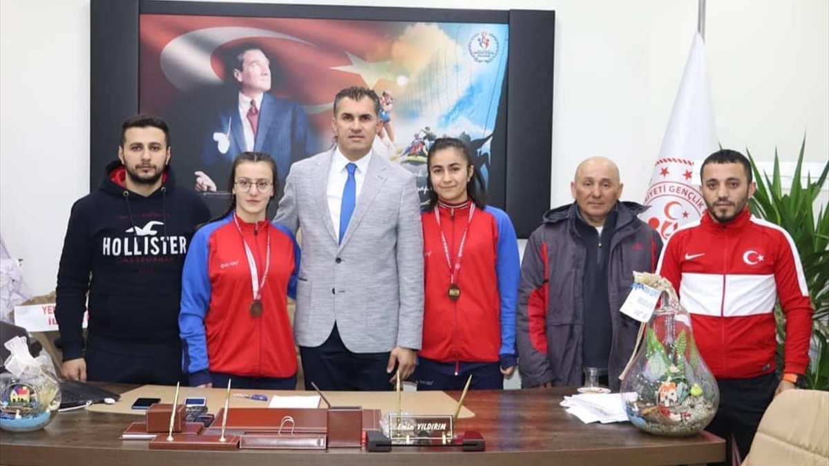 Hakkarili güreşçiler milli takım kampına çağırıldı