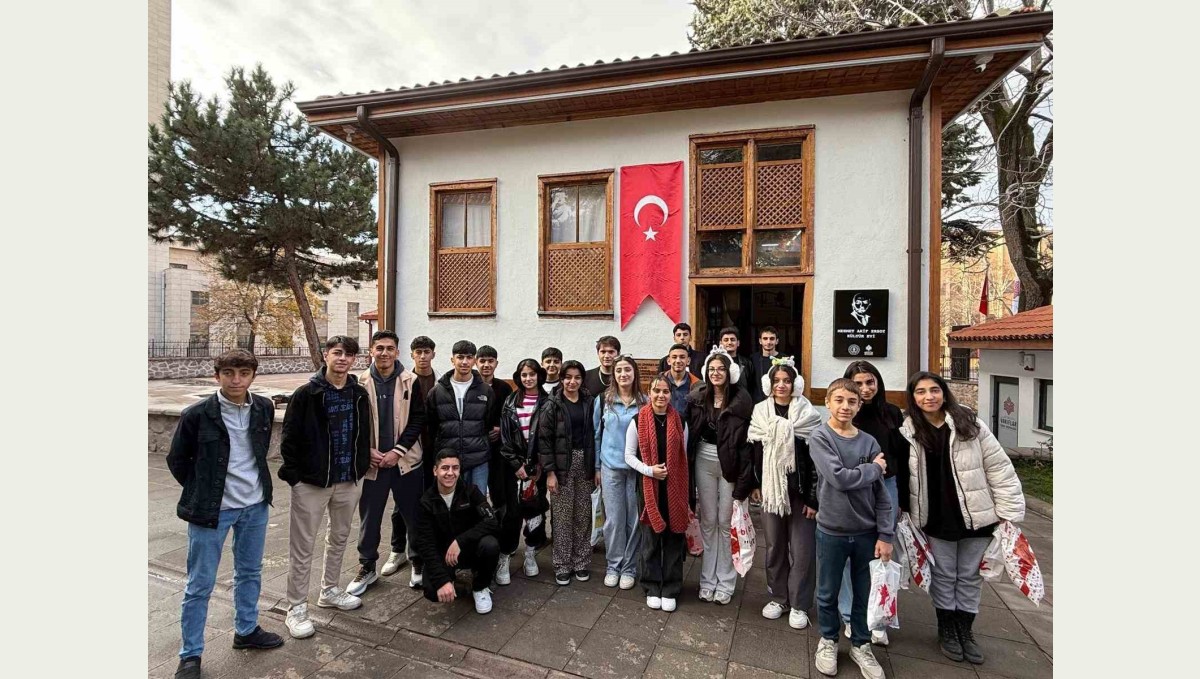 Hakkarili öğrenciler Ankara gezisinden döndü