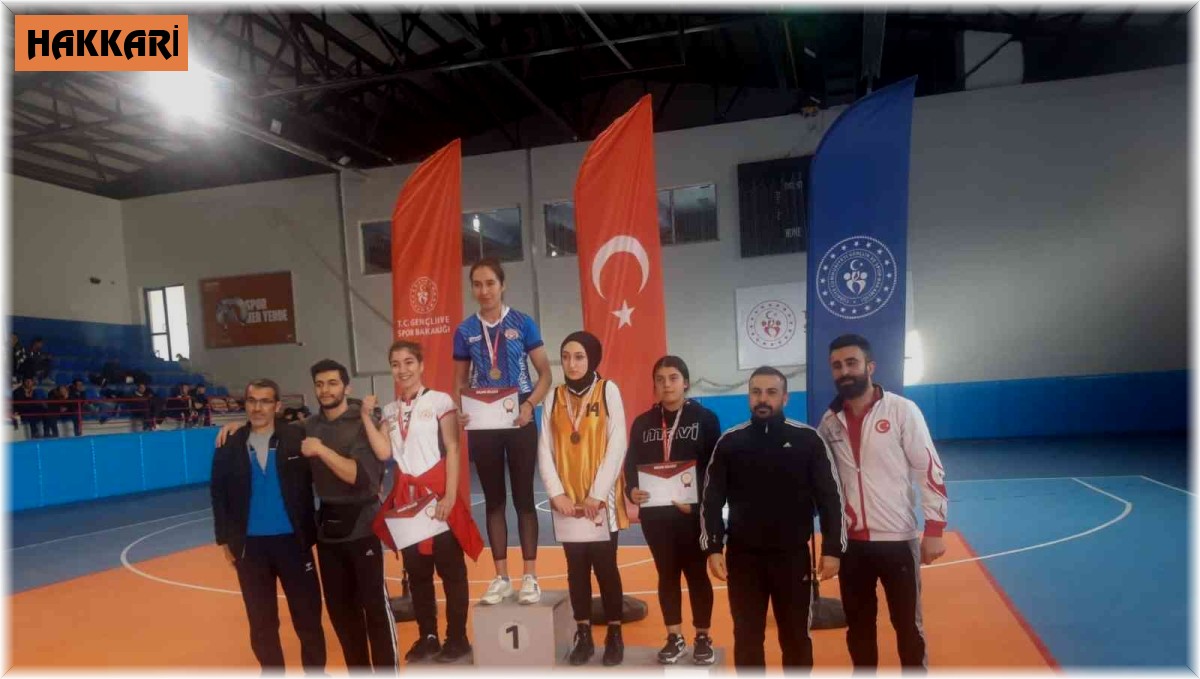 Hakkarili sporcular 7 madalya ile döndü