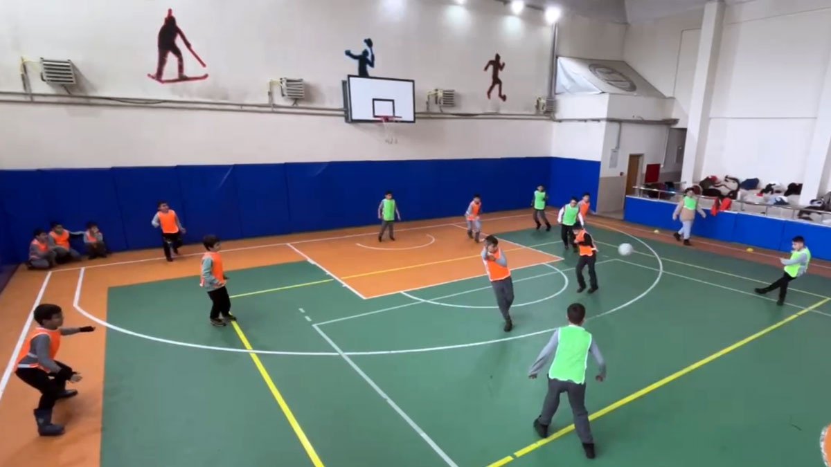 Halat çekmeden çuval yarışına, Ağrı’daki öğrenciler geleneksel oyunlarla buluştu