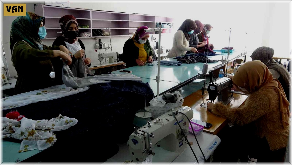 Halk eğitim kursları ile hayallerini gerçekleştiriyorlar