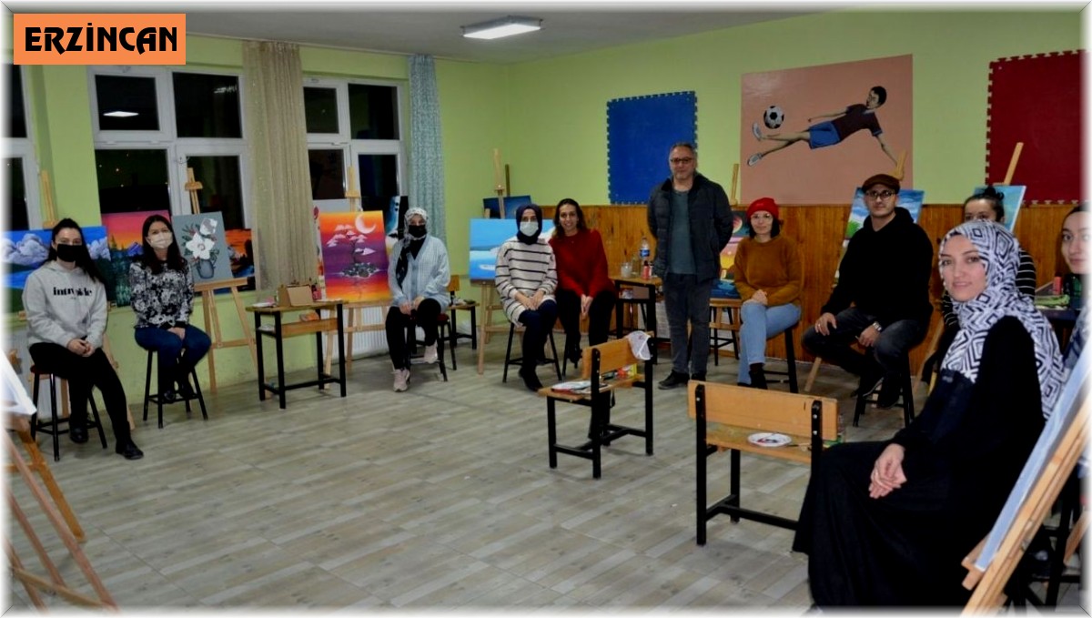 Halk eğitim kursları öğretmenleri ressam yaptı