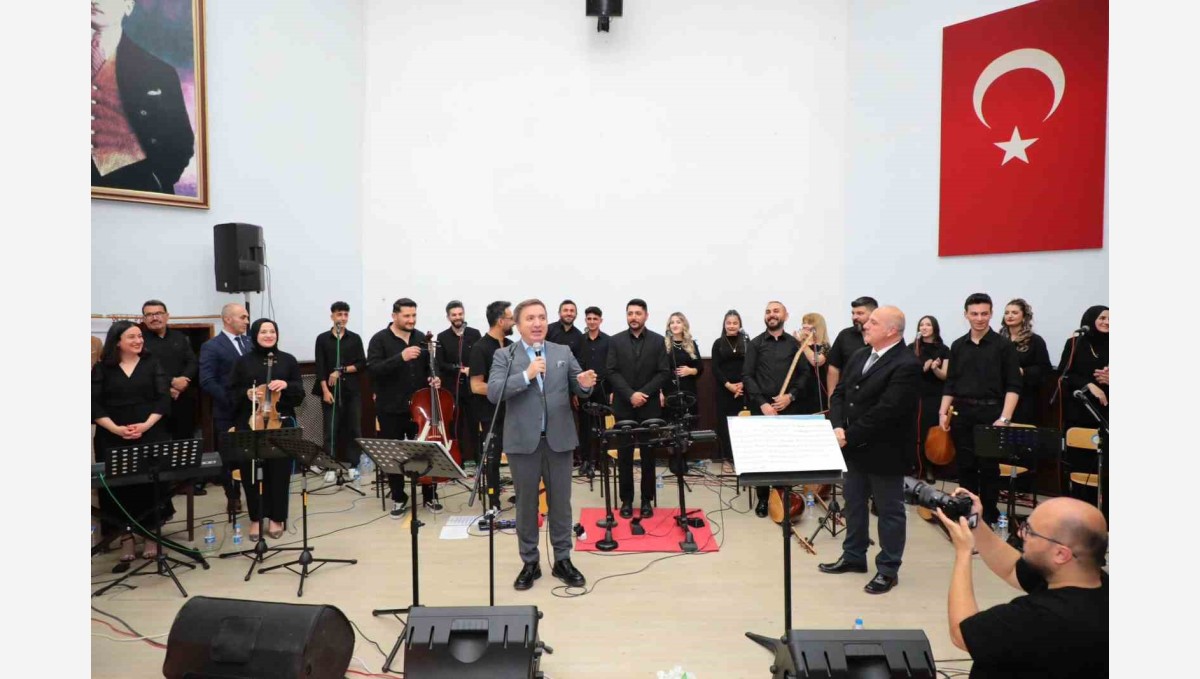 Halk müziği sanatçısı Ali Ekber Çiçek anıldı