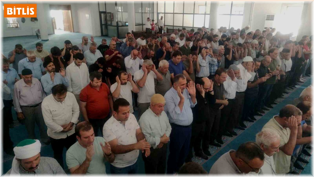 Hamas Siyasi Büro Başkanı Haniye için Tatvan'ta gıyabi cenaze namazı kılındı