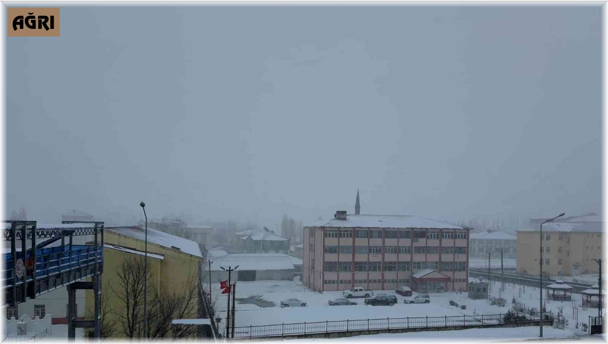 Hamur'da eğitime kar engeli