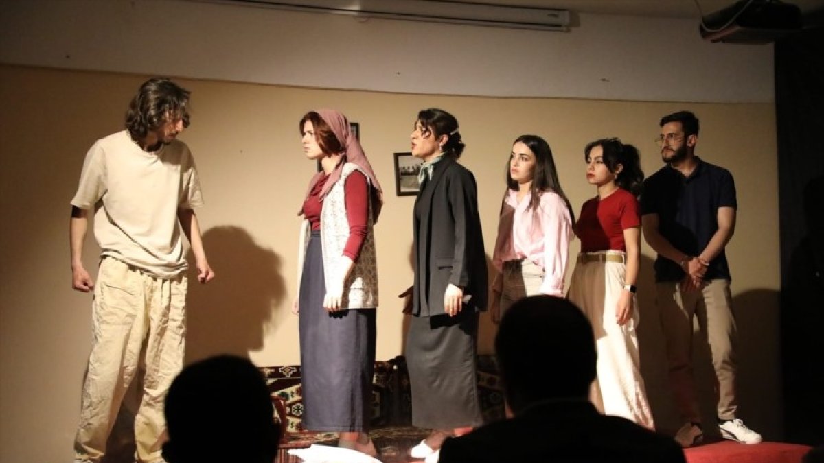 Hamur'da fotoğraf sergisi ve kısa filim gösterisi yapıldı