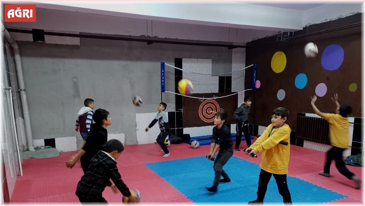 Hamur'da gençler "Değerli Zamanlar"da buluşuyor