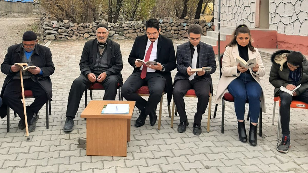 Hamur'da kitap okuma etkinliği yapıldı