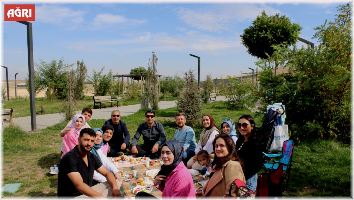 Hamur'da öğretmenler bir araya geldi