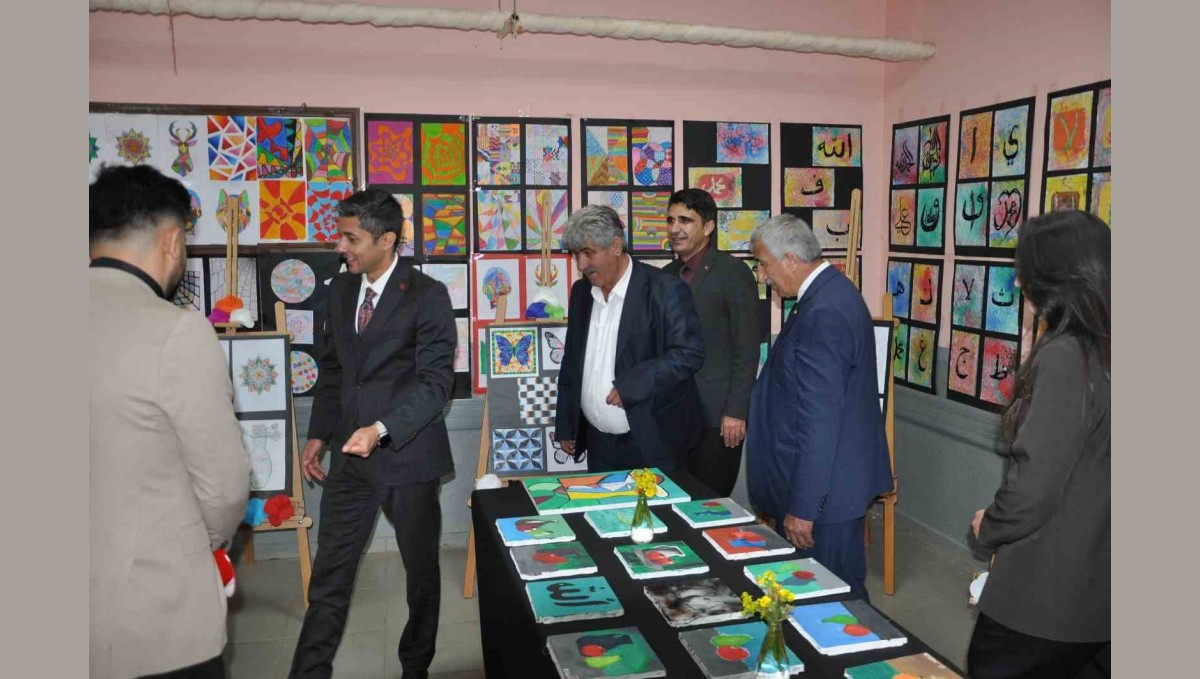 Hamur’da Köy Okulu Sanat Galerisine Dönüştü