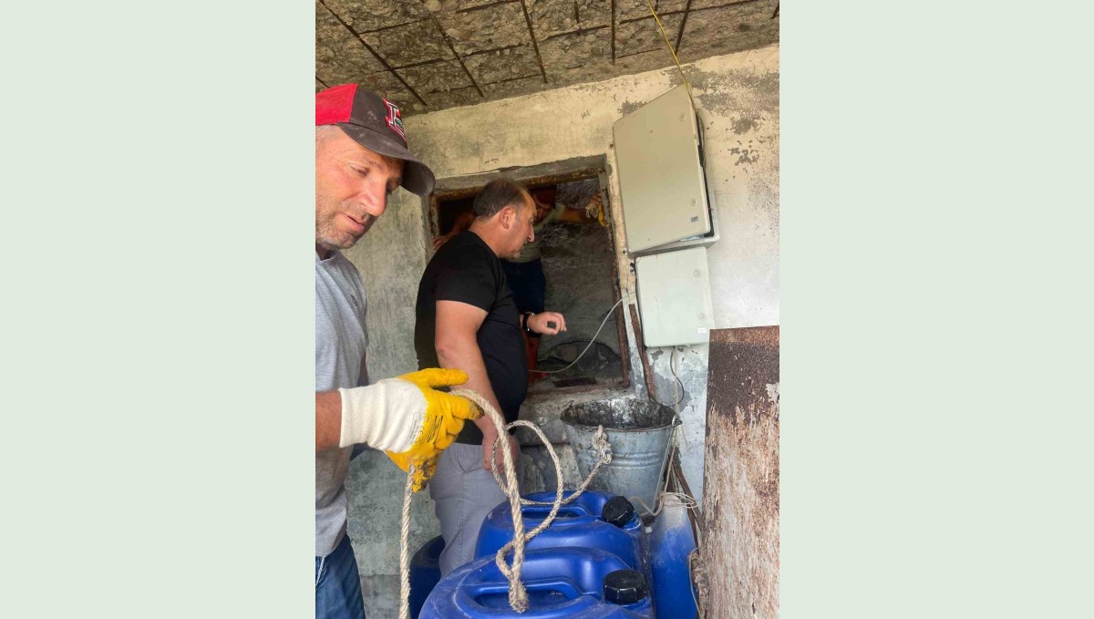 Hanak belediyesi içme suyu deposu temizlendi