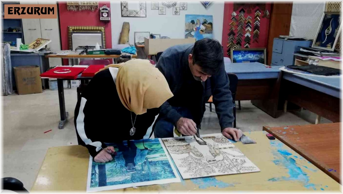 Hanımlar hem el becerilerini geliştiriyor hem de aile bütçelerine katkı sağlıyorlar