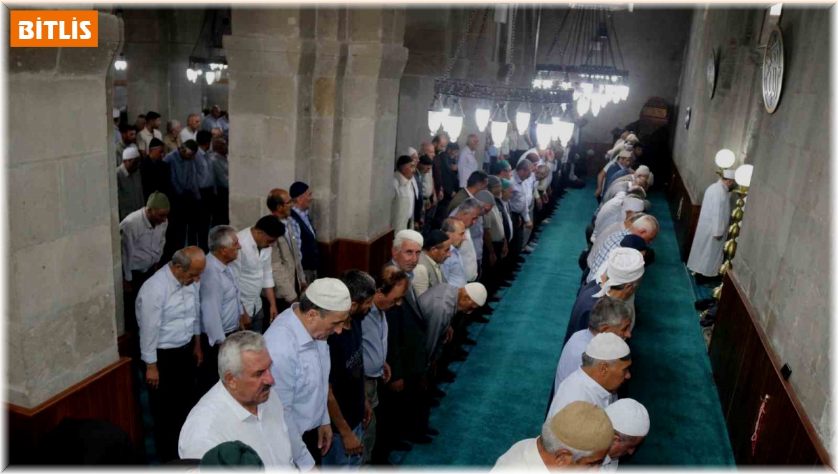 Haniye için Bitlis'te gıyabi cenaze namazı kılındı