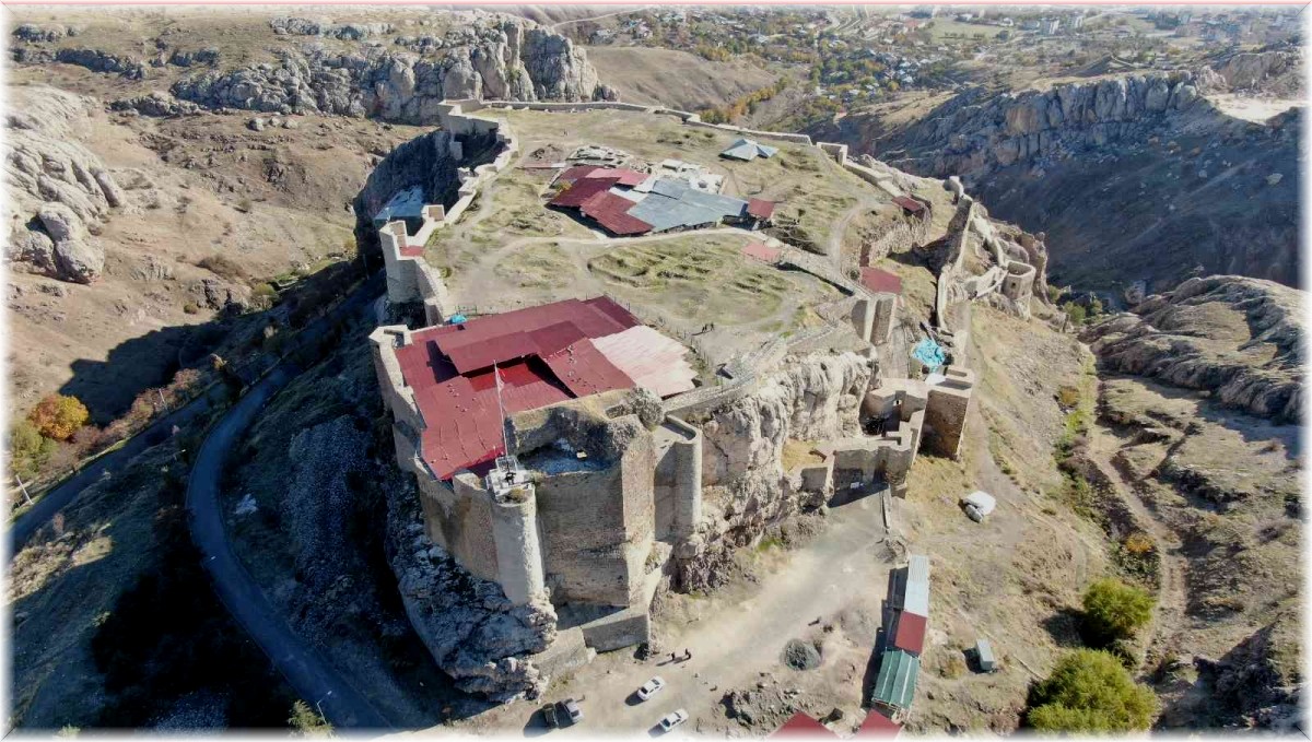 Harput Kalesi'nin tarihi çıkan buluntular ile 2 bin 200 yıl geriye gitti