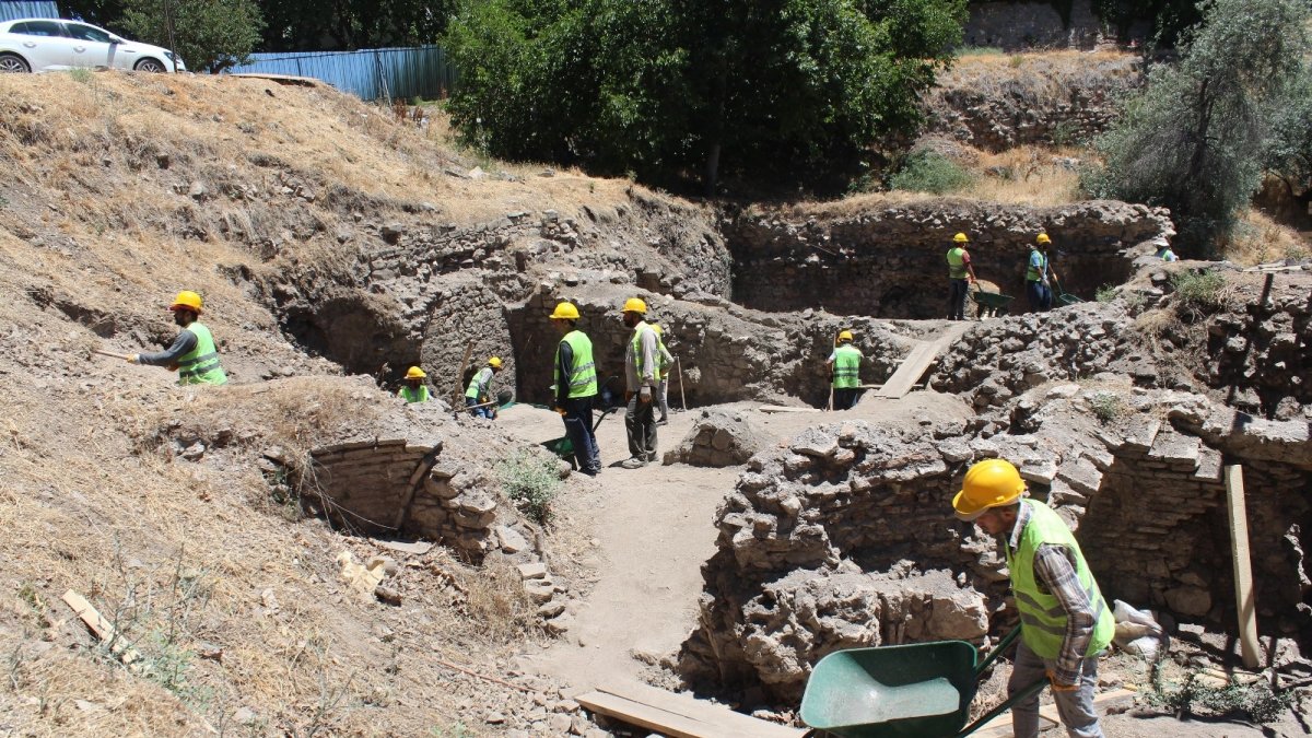 Harput'un turizmine katkı, çalışma başlatılan tarihi hamam müzeye dönüşecek