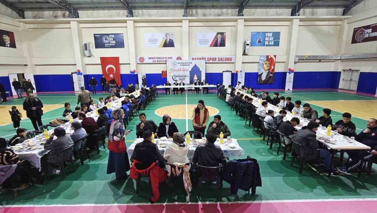 Hasköy'de gençler iftar programında buluştu