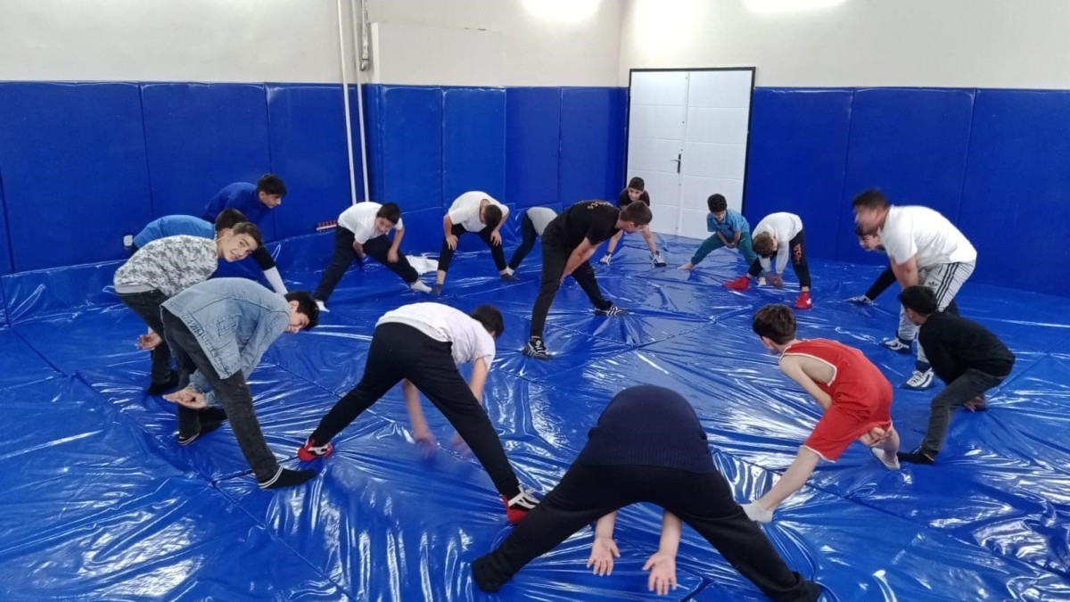Hasköy'de güreş antrenmanları hız kesmeden devam ediyor