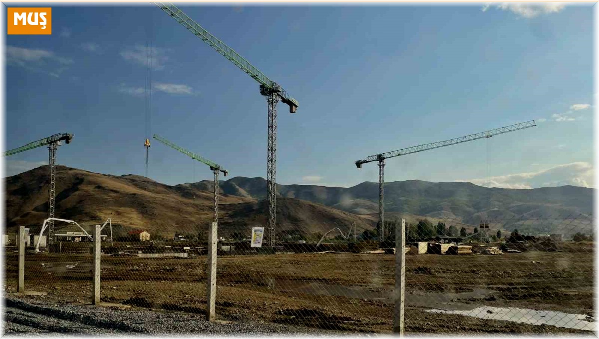 Hastane inşaatından düşen işçi yaralandı