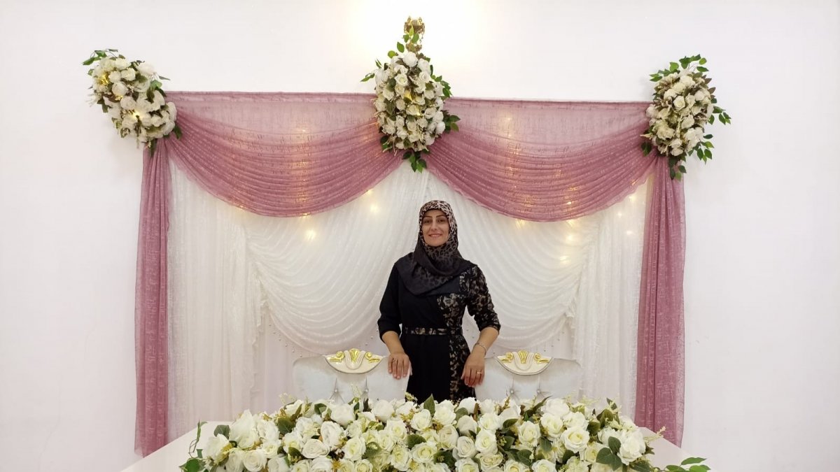 Hayallerini, bir zamanlar meyve sebze ektiği tarlasında gerçekleştirdi