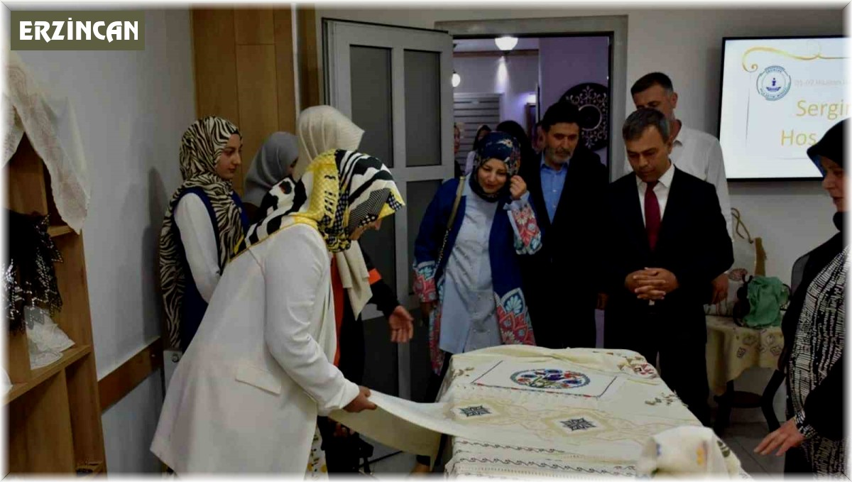 Hayat Boyu Öğrenme Haftası etkinlikleri dahilinde sergi açıldı