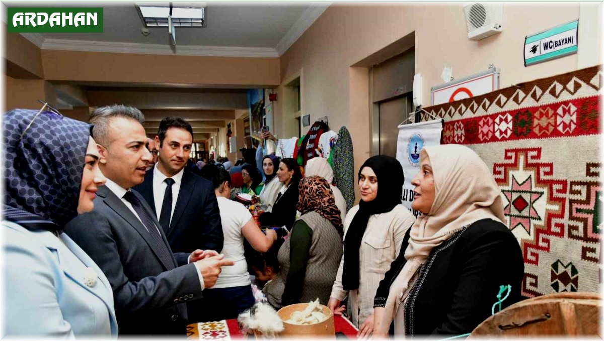 Hayat boyu öğrenme haftası sergi açılışı yapıldı