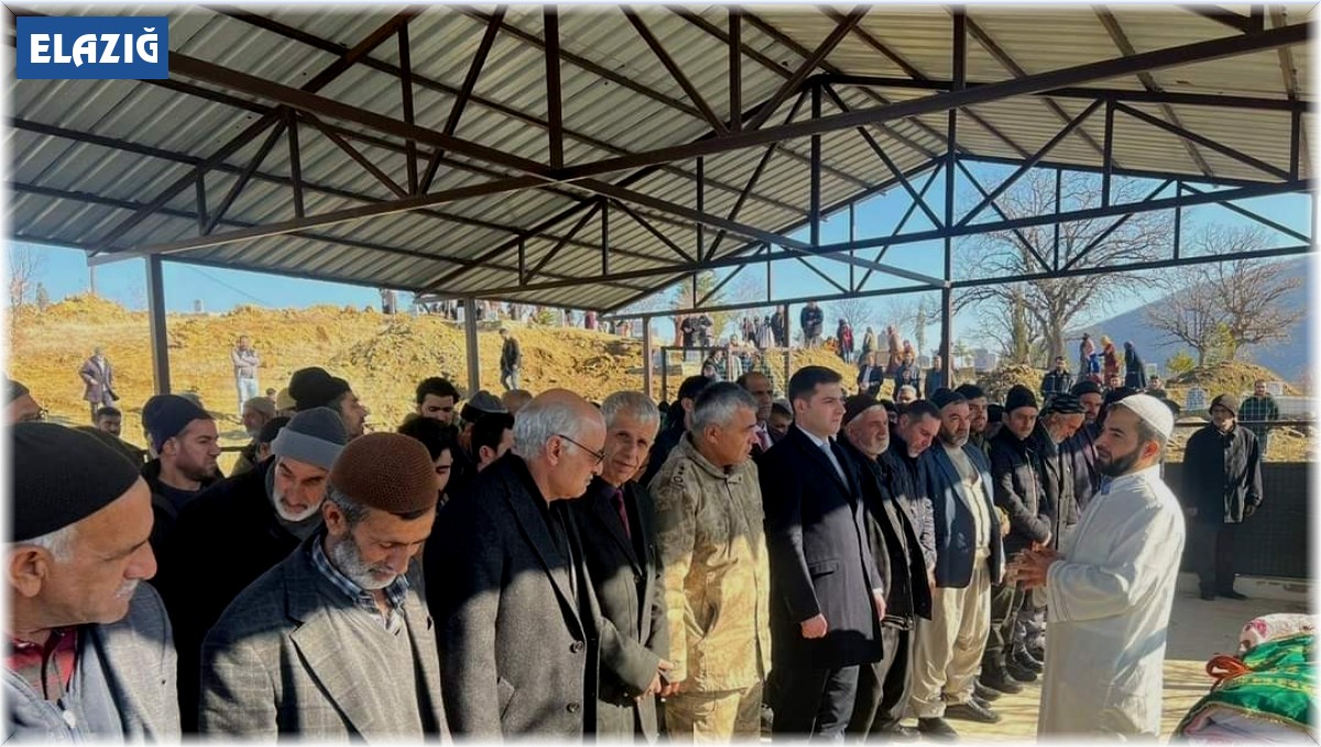 Hayatını kaybeden Kıbrıs gazisi Elazığ'da son yolculuğuna uğurlandı