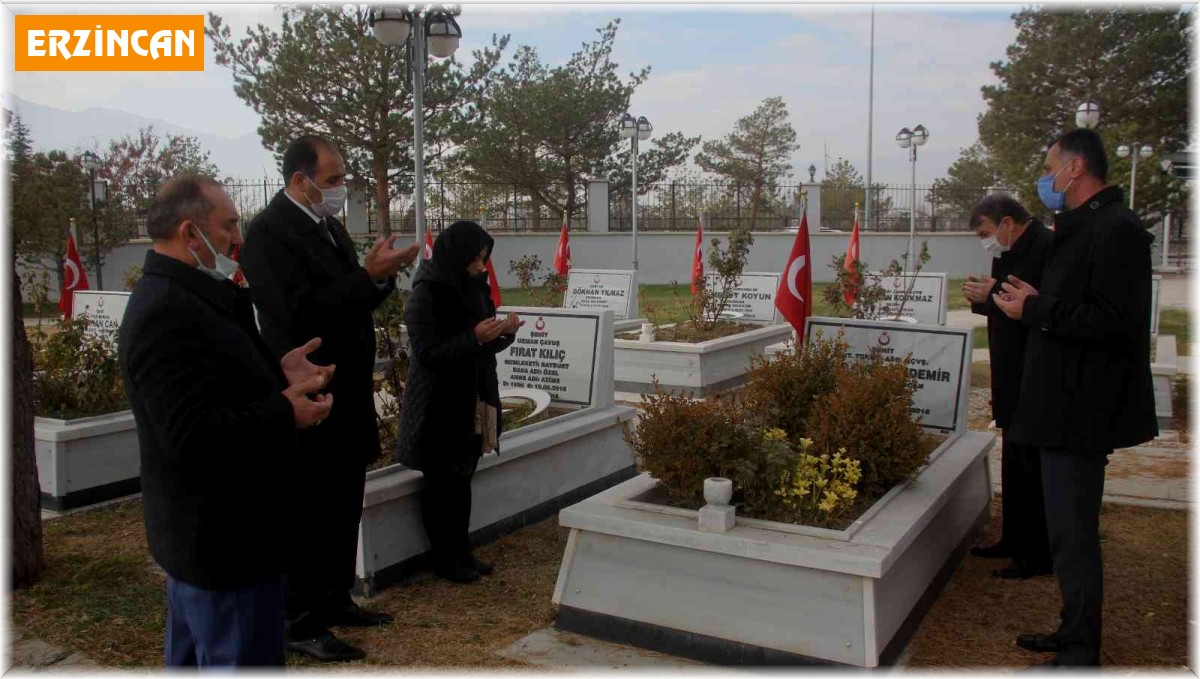 Hayatını kaybeden öğretmen ve şehitler unutulmadı