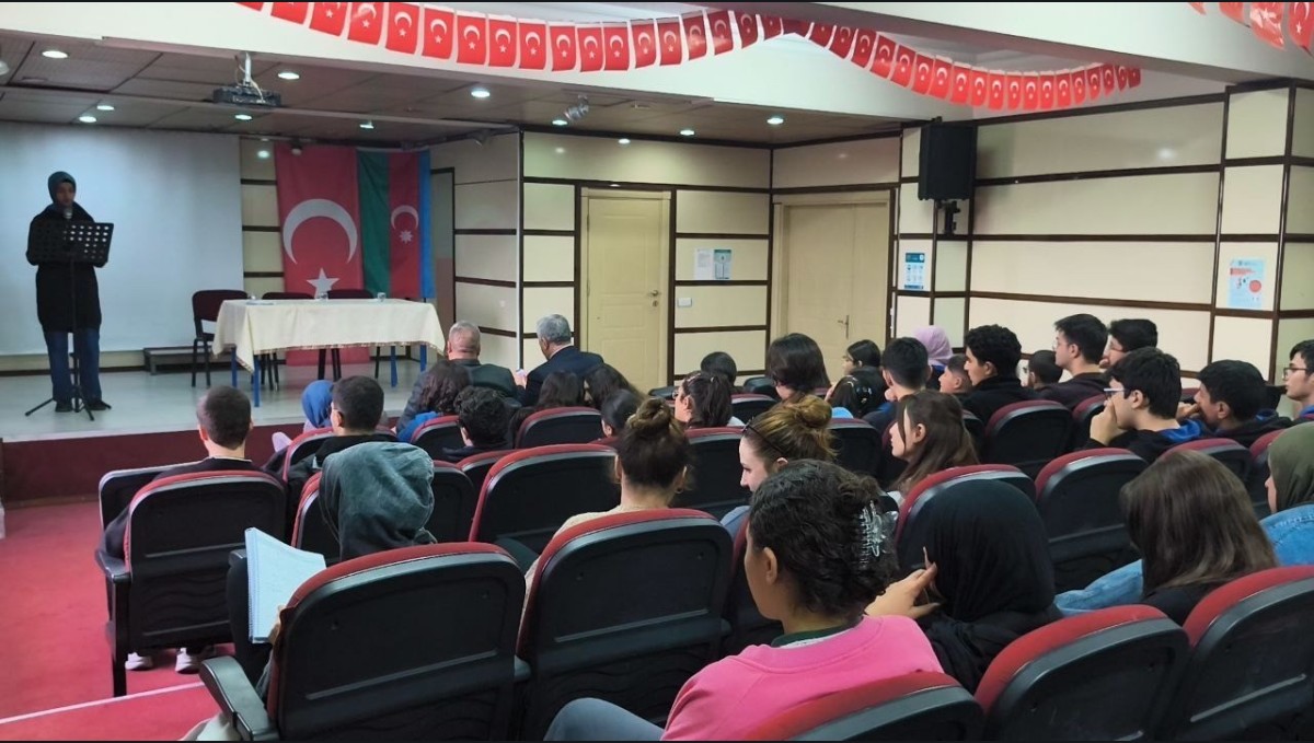 Haydar Aliyev, vefatının 22. yılında Haydar Aliyev Fen Lisesi'nde anıldı